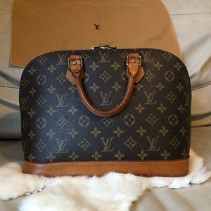 !! Sold !! Pre owned Louis Vuitton Alma PM monogram canevas